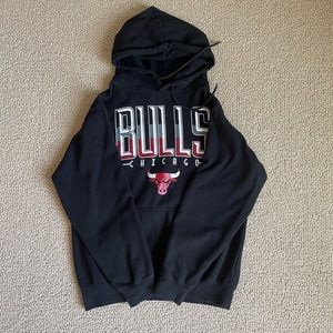 Chicago Bulls Black hoodie in size XL for Kids (XS/S for adults)